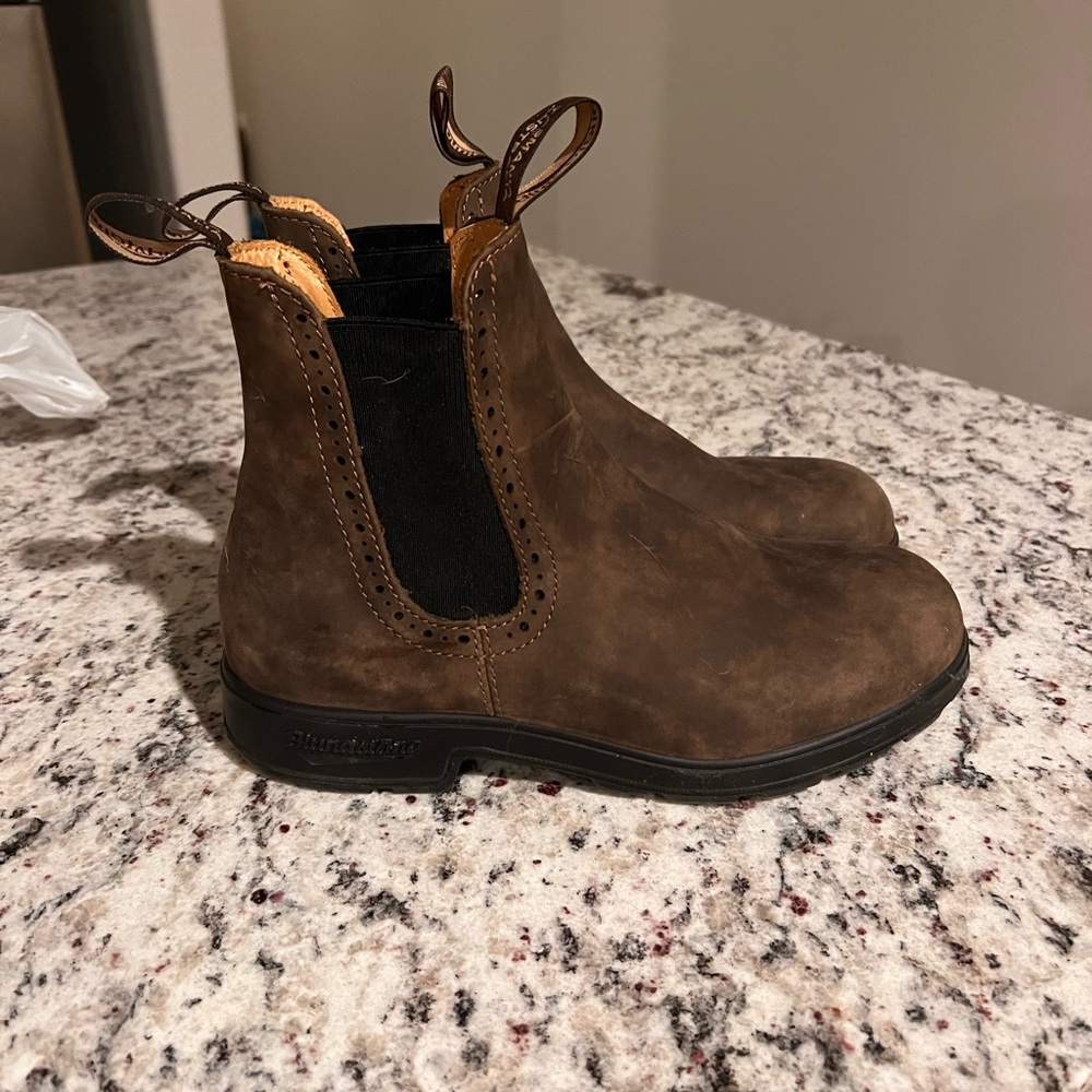 COPY - Worn out of house once.